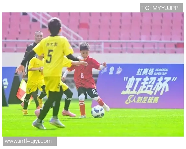 足球火的队员们如何在赛场上展现激情与实力引领潮流